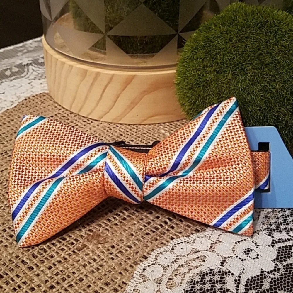 Countess Mara Bow Tie